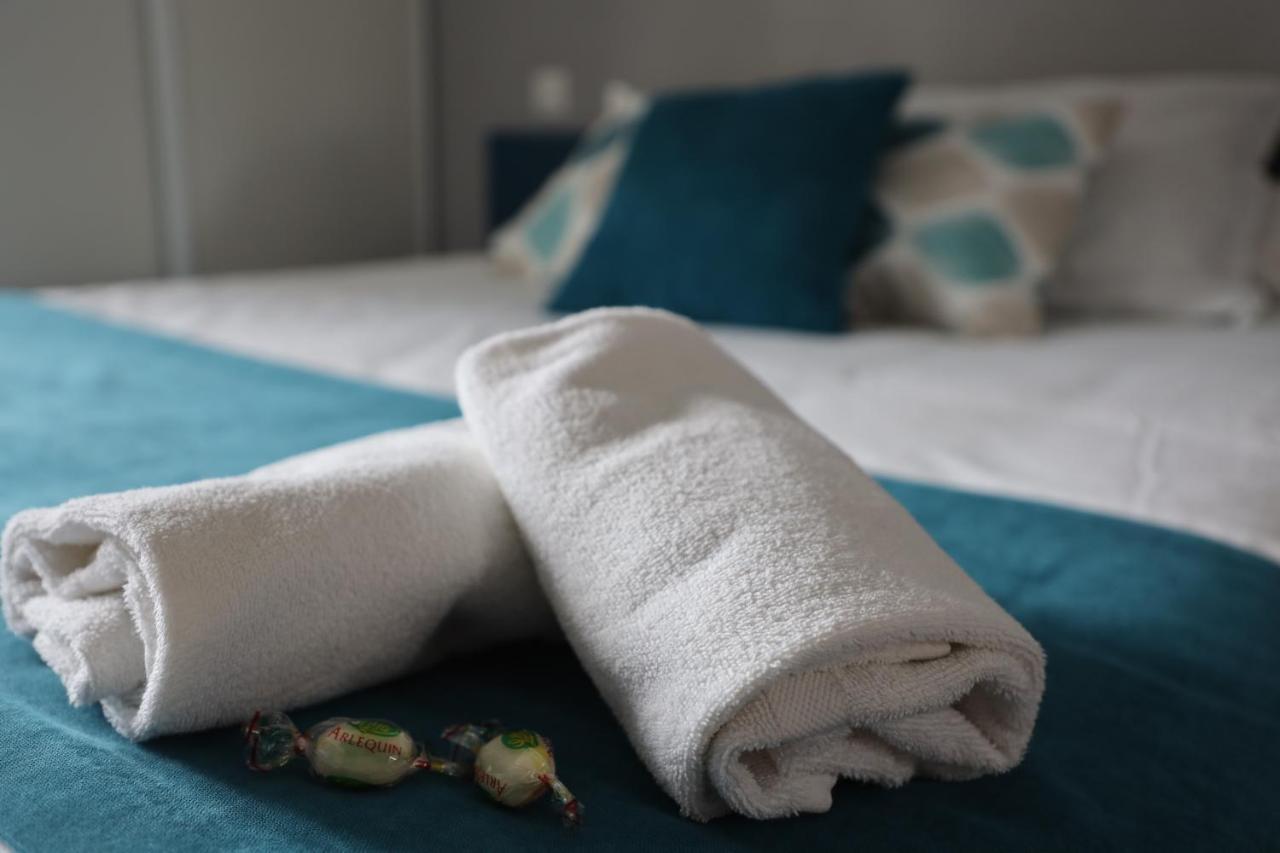 Un Hotel Sur Le Port La Rochelle  Dış mekan fotoğraf