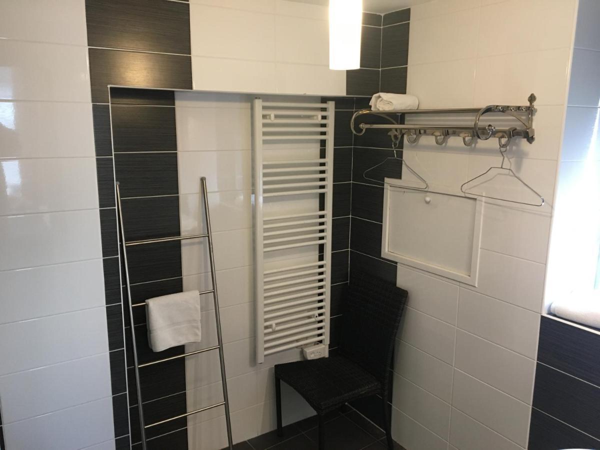 Un Hotel Sur Le Port La Rochelle  Dış mekan fotoğraf